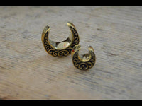 Cargar imagen en el visor de la galería, Saddle Plug Messing antik gold Sichel Bögen Tunnel - chic-net.de
