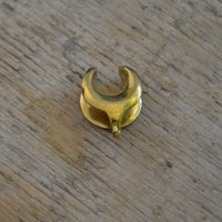 Cargar imagen en el visor de la galería, Saddle Plug Messing antik gold Sichel Hook für Anhänger - chic-net.de
