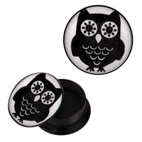 Load image into Gallery viewer, Schraub Plug Acryl Eule Sternchen Augen schwarz weiß Piercing Ohrschmuck - chic-net.de
