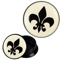 Load image into Gallery viewer, Schraub Plug Acryl schwarz weiß Schwertlilie Symbol Piercing - chic-net.de
