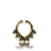 Cargar imagen en el visor de la galería, Septum Fake Piercing Nasenringe Tropfen Dreiecke Messing antik goldfarben - chic-net.de
