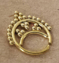 Cargar imagen en el visor de la galería, Septum Piercing Nasenringe Punkte Sichel Spitzen Messing Tribal goldfarben nickelfrei antik Ohrring - chic-net.de
