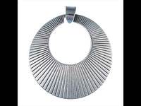 Load image into Gallery viewer, Silberanhänger Kreis Strahlen Loch Anhänger Sterling Silber 925er nickelfrei - chic-net.de
