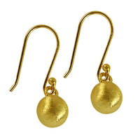 Load image into Gallery viewer, Silberohrringe 8 mm vergoldet kugelförmig Ohrringe gebürstet Linien 925er Sterlingsilber - chic-net.de

