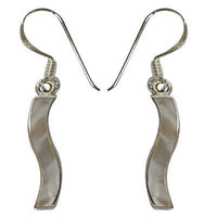 Load image into Gallery viewer, Silberohrringe Perlmutt weiß Welle dünn 925er Sterling Silber 20 mm Damen Ohrringe - chic-net.de
