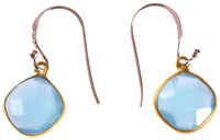 Load image into Gallery viewer, Silberohrringe vergoldet Raute Stein Calcit hellblau facettiert 925 Sterling Silber Ohrringe - chic-net.de
