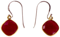 Load image into Gallery viewer, Silberohrringe vergoldet Raute Stein Rubin rot facettiert 925 Sterling Silber Ohrringe - chic-net.de
