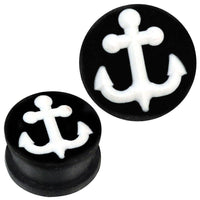 Cargar imagen en el visor de la galería, Silikon Plug weich schwarz weiß Anker hoch Piercing Ohrschmuck - chic-net.de
