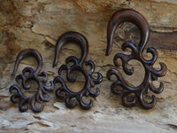 Load image into Gallery viewer, Sonoholz Piercing Holz Schnörkel Spirale Hook Dehnschnecke - chic-net.de
