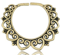 Load image into Gallery viewer, Charm Piercing Anhänger Ohrringe für Flesh Tunnels gold antik Messing Ohrhänger - chic-net.de
