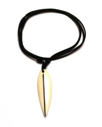 Load image into Gallery viewer, Surferkette Bonekette Kette Bone Baumwolle Surfer Style Surfbrett Anhänger Unisex Schmuck weiß schwarzer Strich - chic-net.de

