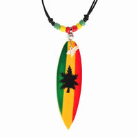 Load image into Gallery viewer, Surferkette Haifzahn Surfbrett rund Holz Muschel verstellbar - chic-net.de
