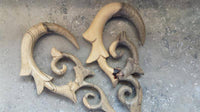 Load image into Gallery viewer, Tamarinde Holz hell Lobe Piercing Fishtail Hook - chic-net.de

