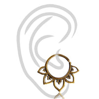 Load image into Gallery viewer, Tragus Helix Piercing Brass antik golden Blütenblätter 0,8mm Ohrpiercing - chic-net.de
