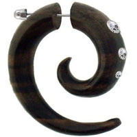 Cargar imagen en el visor de la galería, Tribal Fake Piercing braun Spirale weiß vorn Kristalle handgeschnitzt Sonoholz Edelstahl 1 mm - chic-net.de
