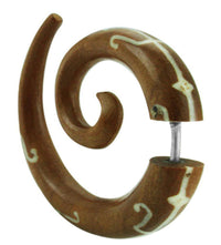 Load image into Gallery viewer, Tribal Fake Piercing Pfeil Muster weiß Holz Spirale Bone Inlay Sonoholz Edelstahl Organic Unisex - chic-net.de
