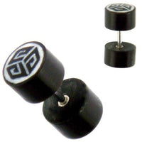 Load image into Gallery viewer, Tribal Fake Piercing Plug schwarz Fakeplug Muster weiß handgeschnitzt Büffelhorn Expander Edelstahl 1 mm - chic-net.de
