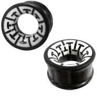 Load image into Gallery viewer, Tribal Holz Tunnel schwarz Holztunnel Bone Inlay weiß handgeschnitzt Eisenholz Knochen Plug Muster.
