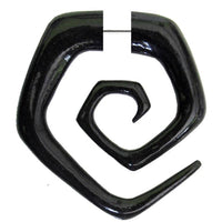 Load image into Gallery viewer, Tribal Horn Fake Piercing schwarz eckig Spirale Buffalo Horn 6mm Steckverschluss Ohrstecker Ohrring - chic-net.de
