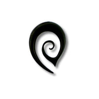 Load image into Gallery viewer, Tribal Horn Piercing Expander, Maori-Spirale, Ohrring aus Horn, 6mm,  schwarz, Plug, Tunnel, Ohrhänger, Ohrstecker - chic-net.de
