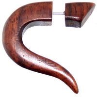 Cargar imagen en el visor de la galería, Tribal Ohrring Sono Holz braun gebogen Spike organic Edelstahlbügel Fake Piercing 1 mm - chic-net.de
