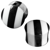 Cargar imagen en el visor de la galería, Tribal Plug weiß schwarz gestreift handgeschnitzt Bone Büffelhorn Organic Expander Tunnel Piercing - chic-net.de
