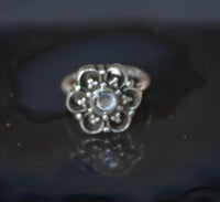 Cargar imagen en el visor de la galería, Universal Piercing Ring 925 Silber 1.2mm Kristall Blume - chic-net.de
