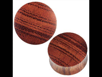 Cargar imagen en el visor de la galería, Waru Holz Plug dunkel braun gemasert Handgeschnitzt Tunnel Expander - chic-net.de
