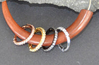 Cargar imagen en el visor de la galería, Clicker Piercing rhodiniert Glitzer Kristalle außen - chic - net.de
