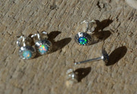 Load image into Gallery viewer, Ohrstecker 925 Silber Opal E-Coat oxidiert Feuer Ball
