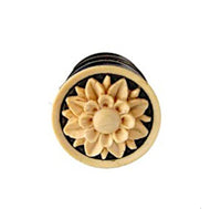 Load image into Gallery viewer, Fake Holz Plug Tamarinde Kokosschale Blume geschnitzt hell Edelstahl Organic Tribal - chic - net.de
