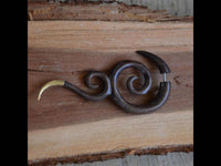 Load image into Gallery viewer, Fake Piercing Edelstahl Holz braun Spiralen Brass Spitze - chic - net.de
