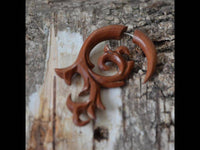 Load image into Gallery viewer, Fake Piercing Edelstahl Holz Flames Dehnschnecke - chic - net.de

