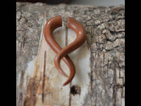 Load image into Gallery viewer, Fake Piercing Edelstahl Rosenholz Bogen gewunden - chic - net.de
