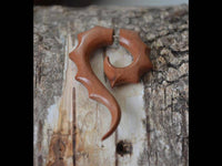 Load image into Gallery viewer, Fake Piercing Edelstahl Rosenholz Zacken Spirale - chic - net.de
