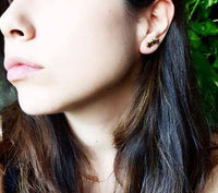 Load image into Gallery viewer, Fake Piercing Expander drei Sterne goldfarben Schraubverschluss Edelstahl - chic - net.de

