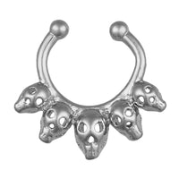 Load image into Gallery viewer, Fake Septum Piercing silberfarben 5 Totenköpfe Edelstahl - chic - net.de
