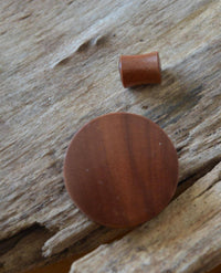 Cargar imagen en el visor de la galería, Flesh Plug Holz braun Mjölnir Runen double flared - chic - net.de
