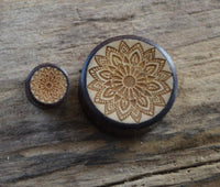 Cargar imagen en el visor de la galería, Flesh Plug Holz Dahlie hell dunkel double flared - chic - net.de
