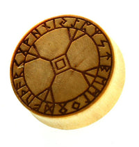 Cargar imagen en el visor de la galería, Flesh Plug Holz hell Runen Algiz Kreis double flared - chic - net.de
