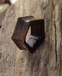Load image into Gallery viewer, Flesh Tunnel Holz Fünfeck Pentagon dunkel double flared - chic - net.de
