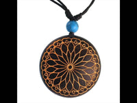 Load image into Gallery viewer, Holzkette golden Mandalablume Türkis Stein Sonoholz Baumwolle unisex verstellbar - chic - net.de
