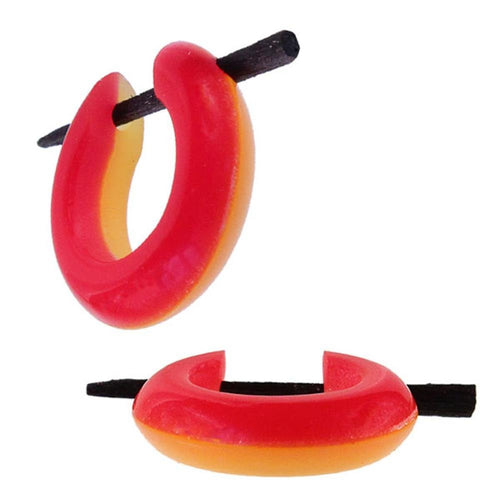 Horn Pin - Ohrringe rot gelb Streifen Creolen Holz Pin 14 mm handgeschnitzt - chic - net.de