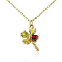 Cargar imagen en el visor de la galería, Kette 18 karat vergoldet Kleeblatt Glück Marienkäfer Kristall Emaille nickelfrei Karabiner rot grün - chic - net.de
