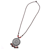 Cargar imagen en el visor de la galería, Kette 78 cm Brassanhänger Blume rund 9 cm Perlen rot braun schwarz blau Kordel - chic - net.de
