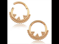 Load image into Gallery viewer, Klapp Segment Ring Piercing Edelstahl Punkte Dreiecke - chic - net.de
