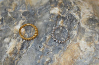 Cargar imagen en el visor de la galería, Klapp Segmentring Piercing Kugeln Edelstahl Gold PVD - chic - net.de
