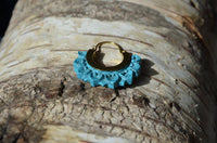 Cargar imagen en el visor de la galería, Messing Ohrringe Türkis Stein gold Bogen Herzbögen - chic - net.de
