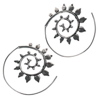 Cargar imagen en el visor de la galería, Messingohrringe versilbert Spiralen Punkte groß klein Dreieck 925 sterling Silber - chic - net.de
