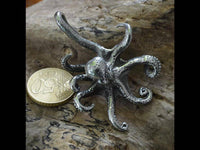 Cargar imagen en el visor de la galería, Ohrgewicht 4mm Hook White Brass Oktopus 70mm silbern - chic - net.de
